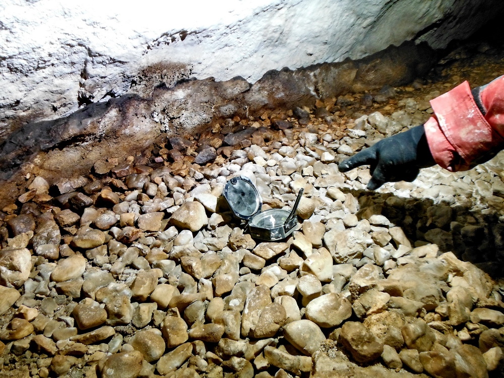 Esplorazione e rilievi alla Grotta Clemente