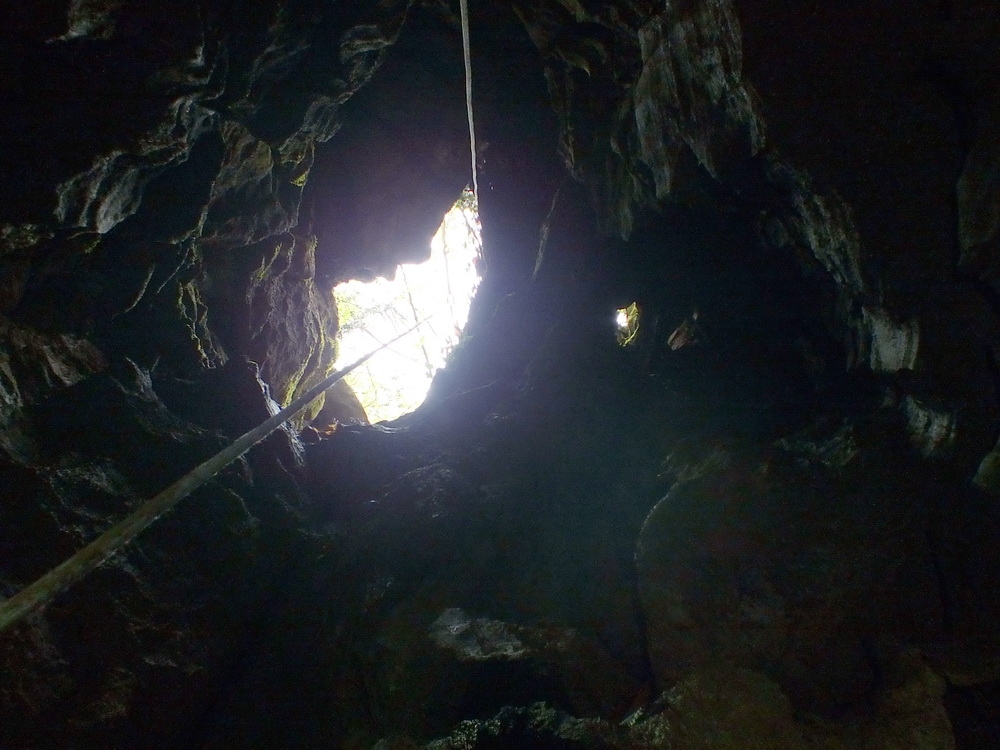 Esplorazione di una cavità sul Collio