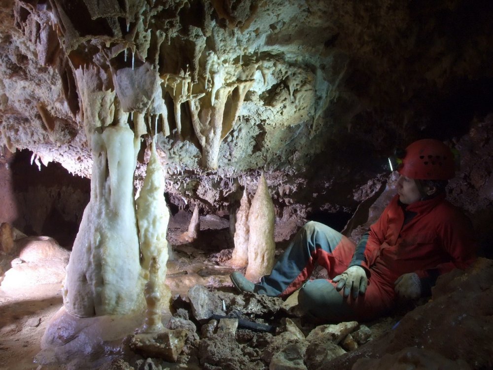Grotta Virgilio - interno concrezioni