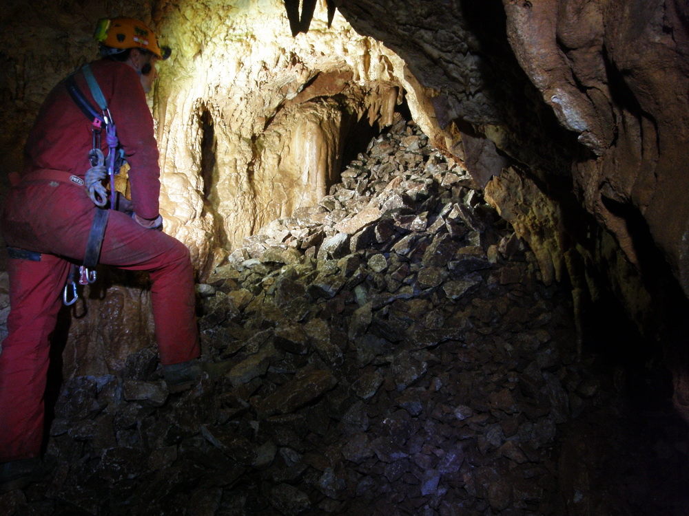 Il detrito dalla clessidra - Grotta Virgilio